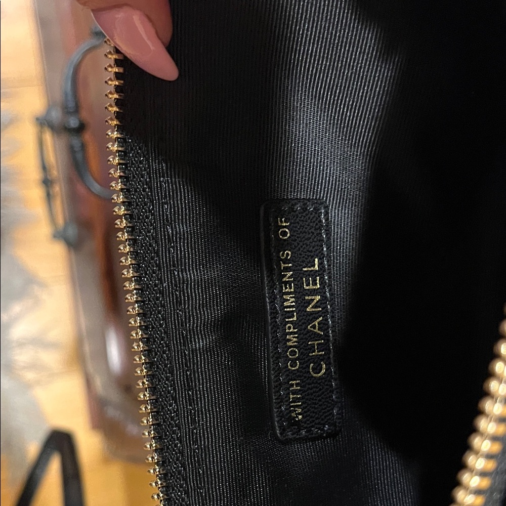 CHANEL makeup Black Quilted Velvet Zip Wallet with Gold CC. New with box - Picture 6 of 7